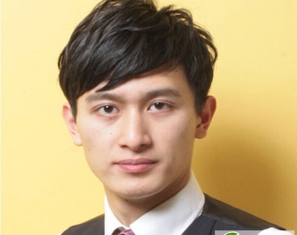 点击大图看下一张：商务型男士短发 正装的最适发型