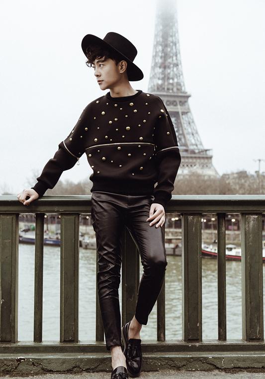 点击大图看下一张：张皓然巴黎街拍写真 耍酷吸睛席卷街头