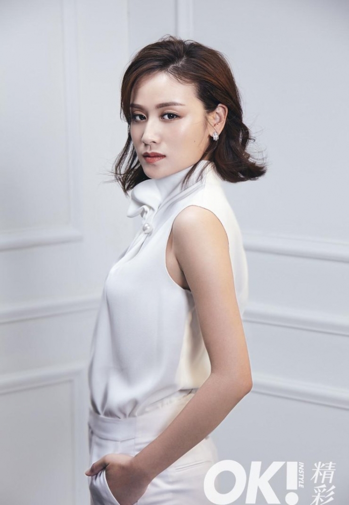 点击大图看下一张：辣妈也性感!叶一茜锁骨杀攻气撩人