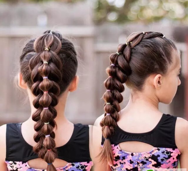 点击大图看下一张:小女孩花样编发每天不重样