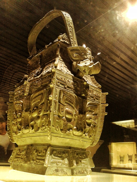 点击大图看下一张:中国古代青铜雕塑