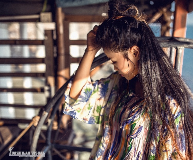 点击大图看下一张：佳节已至孤影瘦