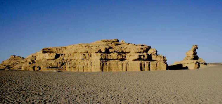点击大图看下一张：甘肃大环线旅游 敦煌雅丹