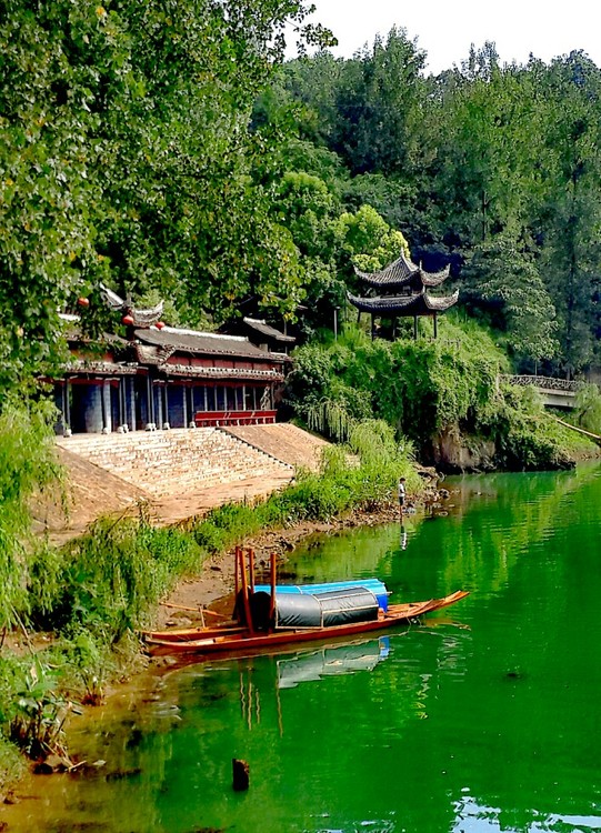 点击大图看下一张：十里锦江 十里风光