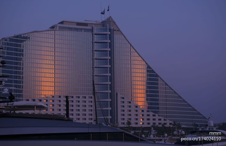 点击大图看下一张：中东游 朱美拉海滩酒店的傍晚