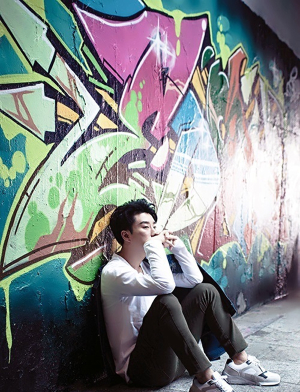 点击大图看下一张：韩国帅哥San E涂鸦时尚帅气写真