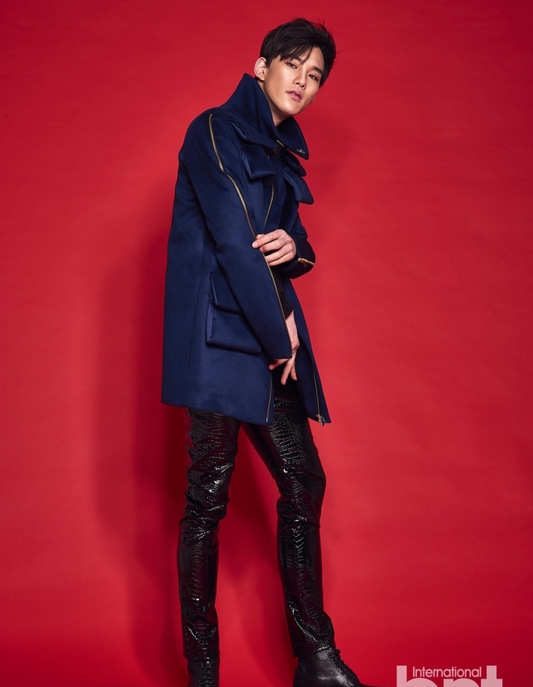 点击大图看下一张：韩国型男李耀柏时尚风写真大片
