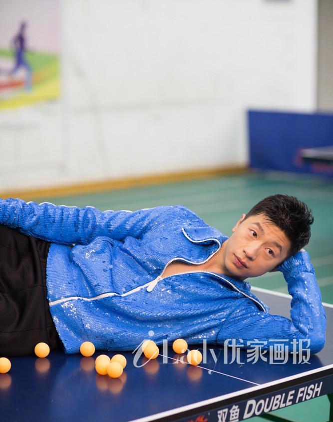 点击大图看下一张：单眼皮迷死人!马龙登杂志封面小秀胸肌