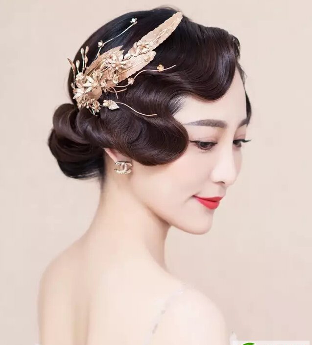 点击大图看下一张:雅致高贵新娘发型