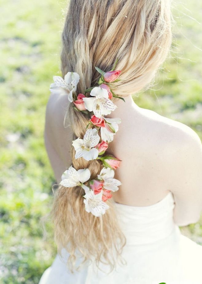 点击大图看下一张:最美新娘发型设计 欧式经典新娘妆发