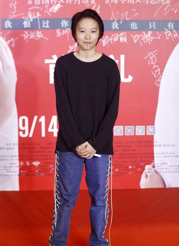 点击大图看下一张:窦靖童现身 灿笑展撩妹功力