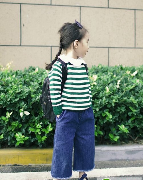 点击大图看下一张：时尚萌娃穿搭发型搭配