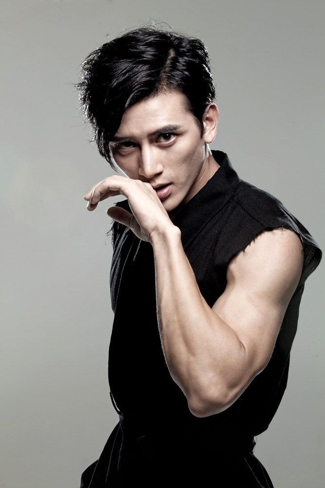 点击大图看下一张：孙祖君曝功夫写真