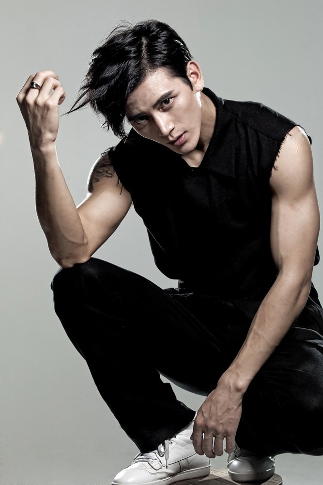 点击大图看下一张：孙祖君曝功夫写真