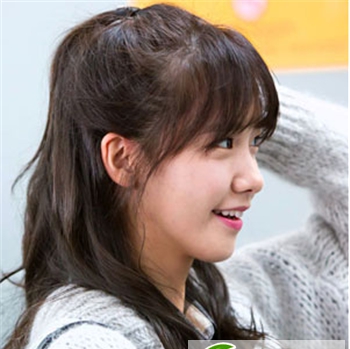 点击大图看下一张：林允儿甜美发型秀