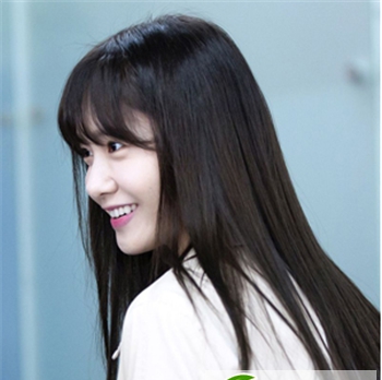 点击大图看下一张：林允儿甜美发型秀