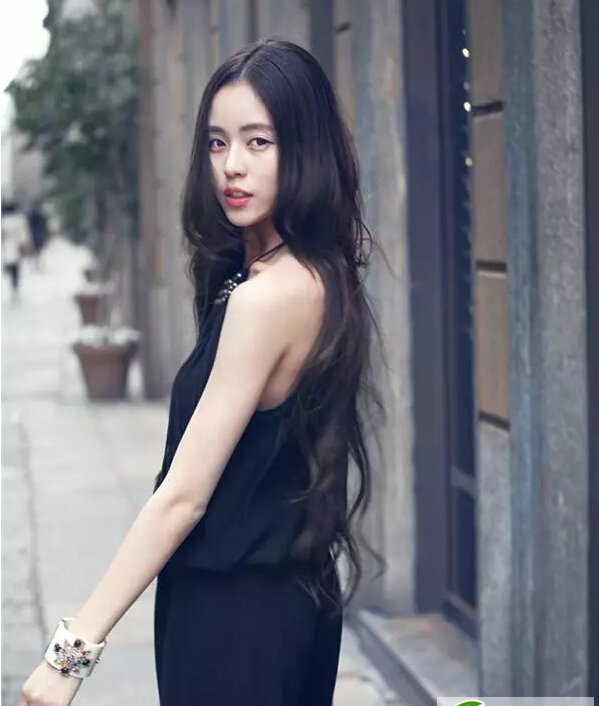 点击大图看下一张：秋季女生流行什么发型　新款韩式发型亮眼夺目