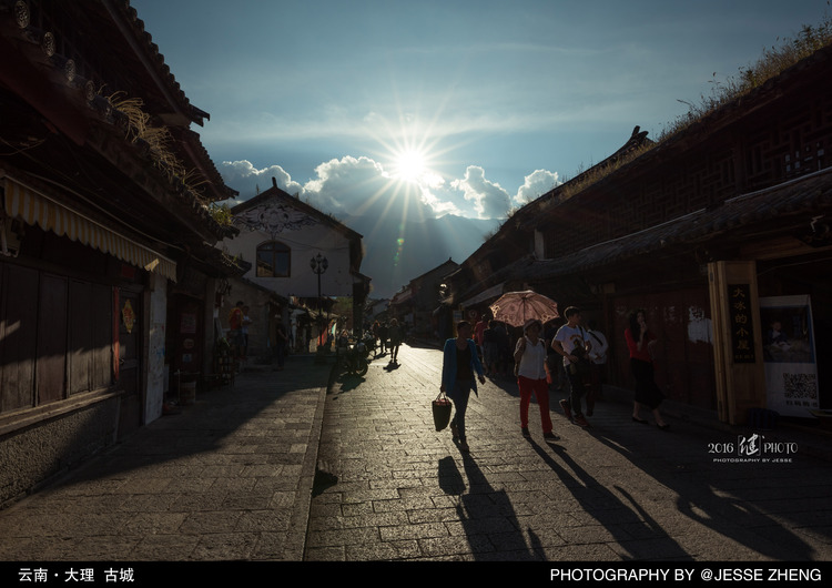 点击大图看下一张：边走边拍旅行照