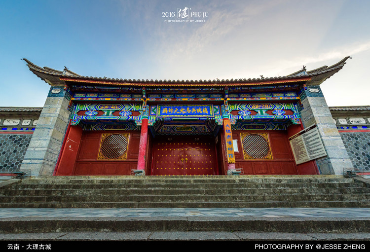 点击大图看下一张：边走边拍旅行照