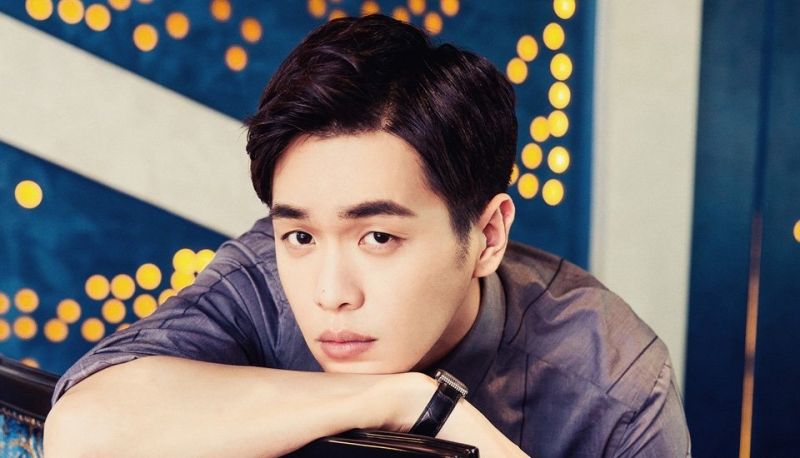 点击大图看下一张:张若昀高清大图 正装帅气写真图片