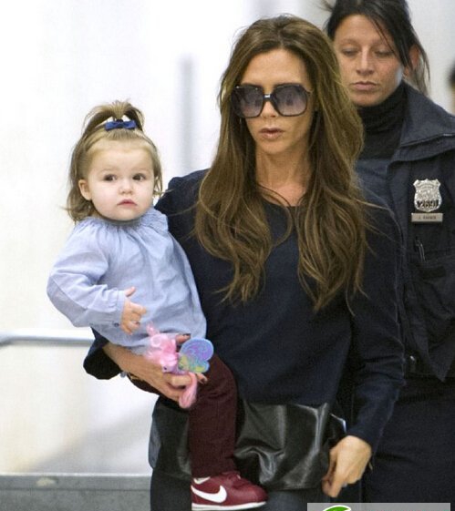 点击大图看下一张:小七街拍发型图片