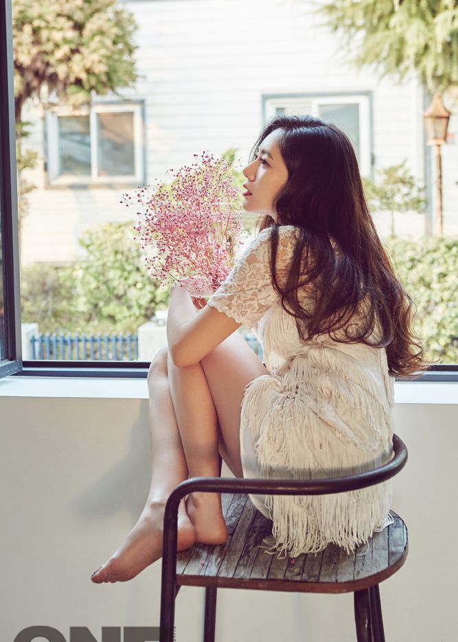 点击大图看下一张：秋瓷炫韩国杂志封面 浪漫演绎初夏清新