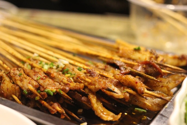 点击大图看下一张：冬瓜山寻觅美食