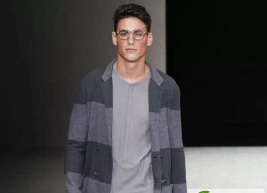 点击大图看下一张:欧美T台男模最新发型