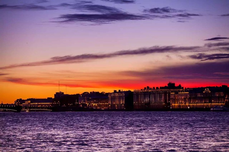 点击大图看下一张：圣彼得堡的最后一个清晨