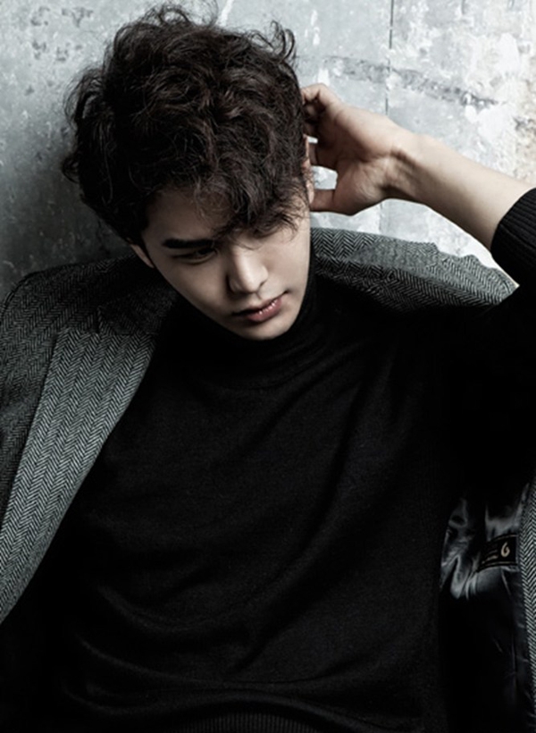 点击大图看下一张：韩国帅哥李星宇率真感性尽显型男魅力