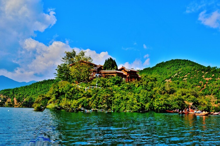 点击大图看下一张：国庆泸沽湖