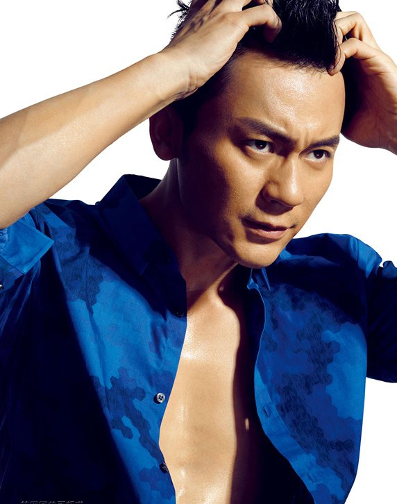 点击大图看下一张:李晨写真露紧实肌肉显男性魅力