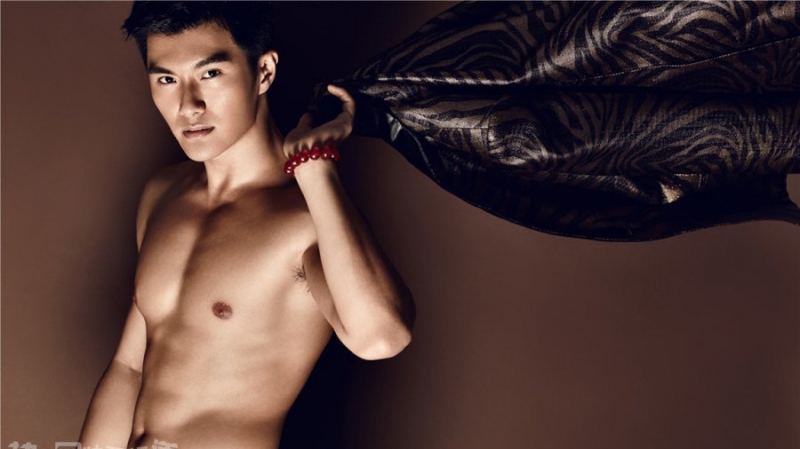 点击大图看下一张:沈泰肌肉写真 型男诱惑