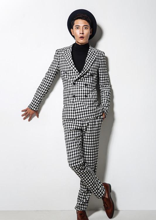 点击大图看下一张：张丹峰最新写真曝光展时尚型男魅力