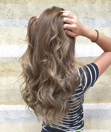 点击大图看下一张：韩式气质烫发发型 女生好看的烫发图片