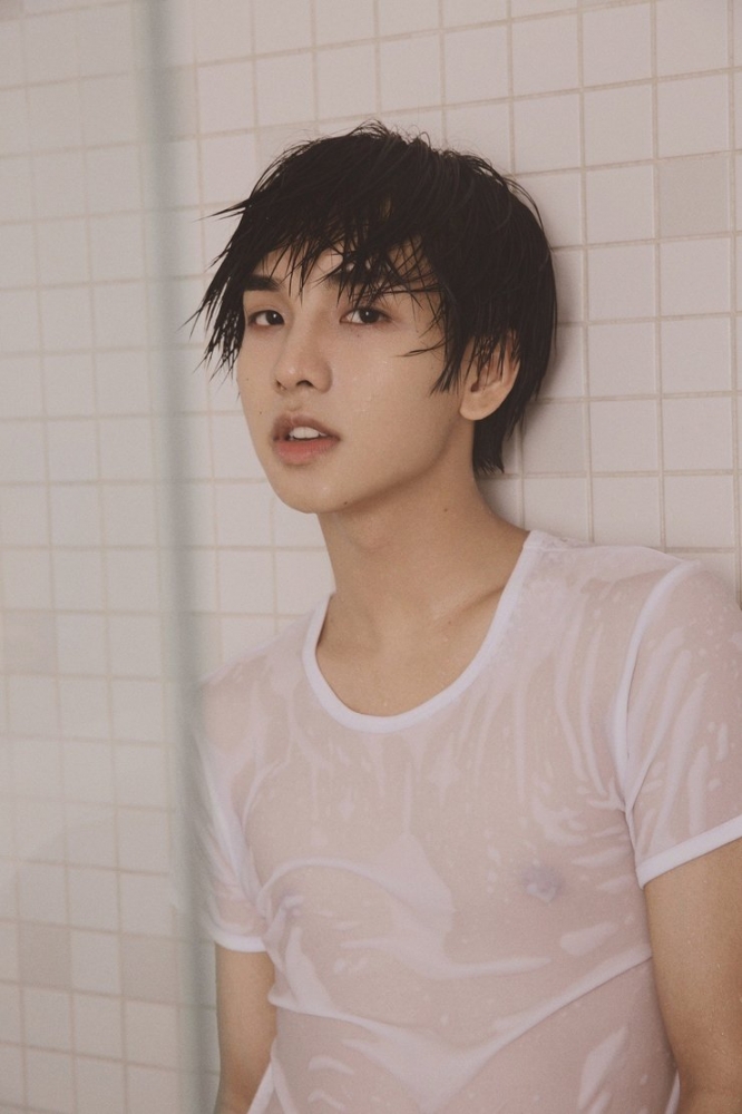 点击大图看下一张：郑繁星曝光纯净写真