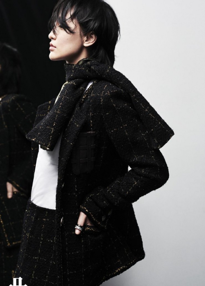 点击大图看下一张：周迅拍时尚杂志大片 冷艳风情超迷人