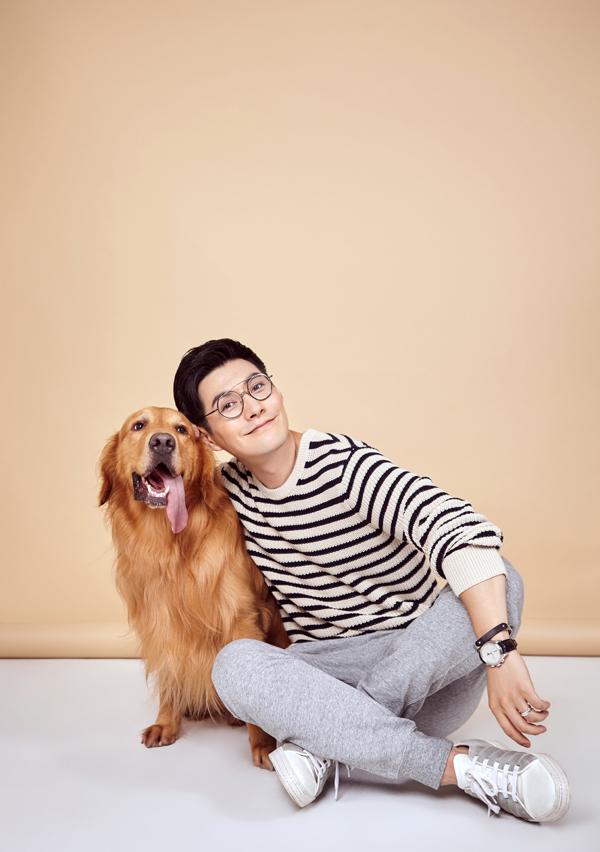 点击大图看下一张：大写的暖萌!严屹宽与萌宠有爱亲亲超甜