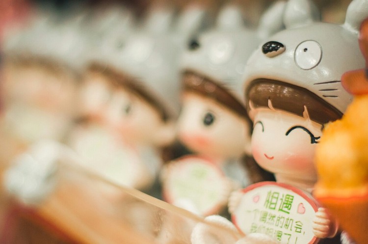 点击大图看下一张：一堆小玩偶