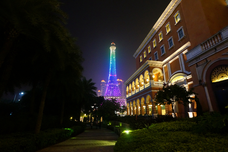 点击大图看下一张：澳门巴黎人酒店