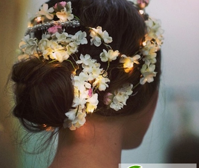 点击大图看下一张：欧式复古宫廷新娘发型 时尚新娘发型图片大全