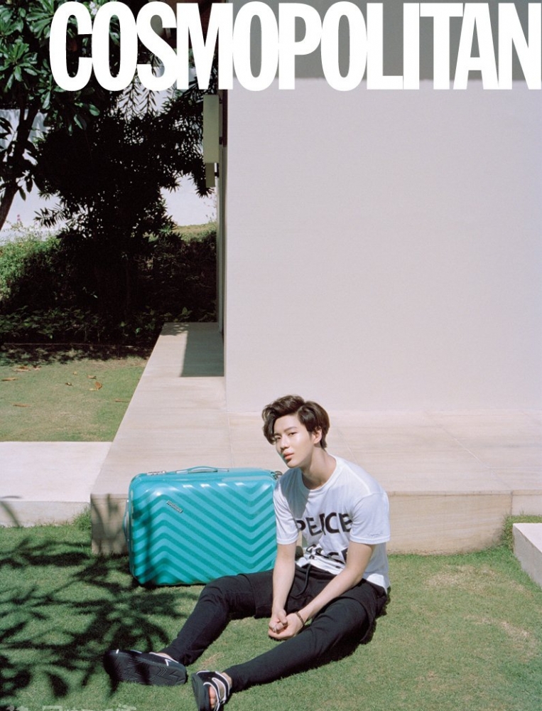 点击大图看下一张：韩国帅哥泰民时尚杂志写真尽展熟男气质