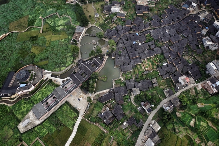 点击大图看下一张:鲤鱼溪古村