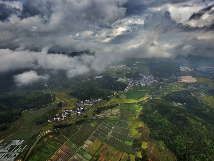 点击大图看下一张:鲤鱼溪古村