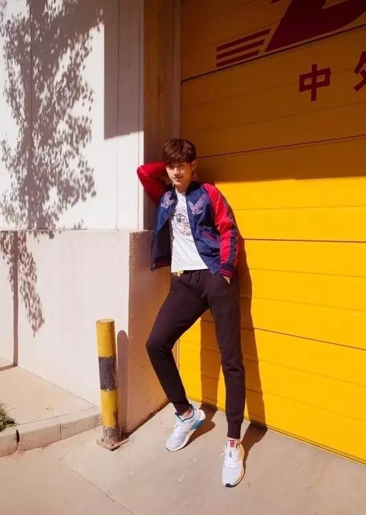 点击大图看下一张:90后“实习奶爸”董力高清图片