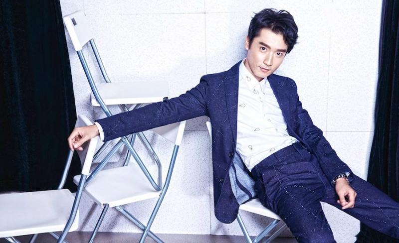 点击大图看下一张：主持人宥鸣年龄 正装照片尽显优质暖男气质