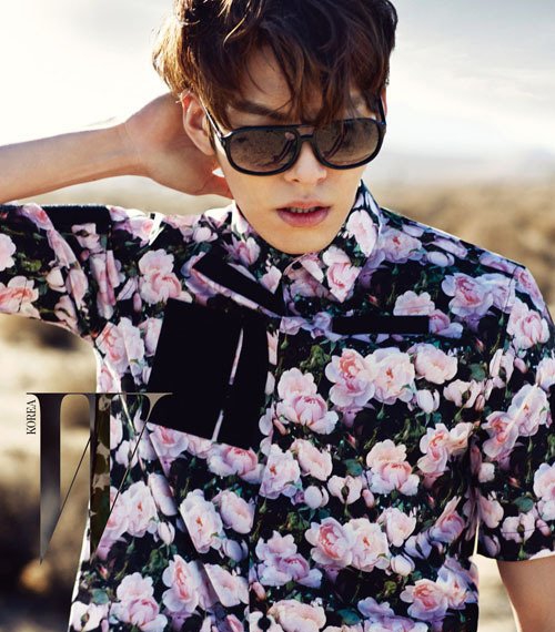 点击大图看下一张:韩国型男金宇彬杂志魅力写真