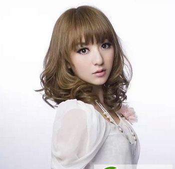 点击大图看下一张:复古文艺范梨花烫卷发图片