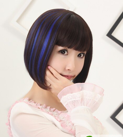 点击大图看下一张：女生短发BOBO染发