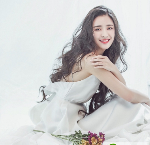 点击大图看下一张:浪漫长发大波浪卷发 烫大波浪卷发变女神